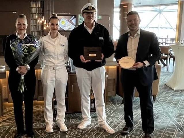 Key & Plaque Ceremonie Mein Schiff 2 in Rotterdam